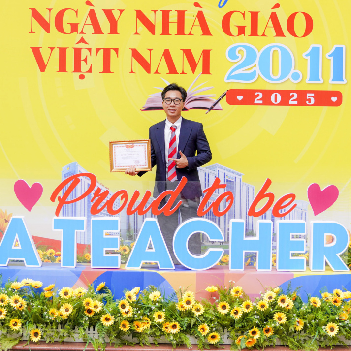 Đội ngũ nhân viên Trung tâm Dạy học số 23