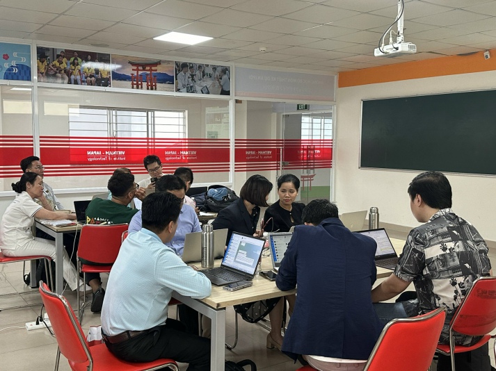 ​Trung tâm Dạy học số tổ chức tập huấn “Xây dựng khóa học Hutech e-Learning” cho giảng viên Đợt 2 năm 2024 9