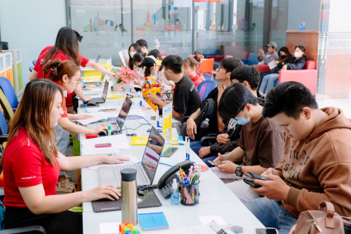 HUTECH thông báo tuyển sinh Chương trình Đào tạo từ xa, trình độ đại học năm 2025 đợt 4 đến hết ngày 31/08/2025 325