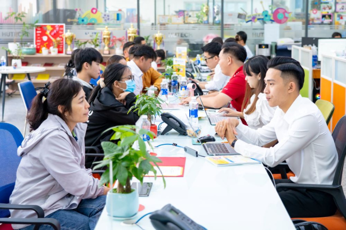 Chương trình đại học từ xa HUTECH 2025 -  Giải pháp học tập tối ưu cho người đi làm 21