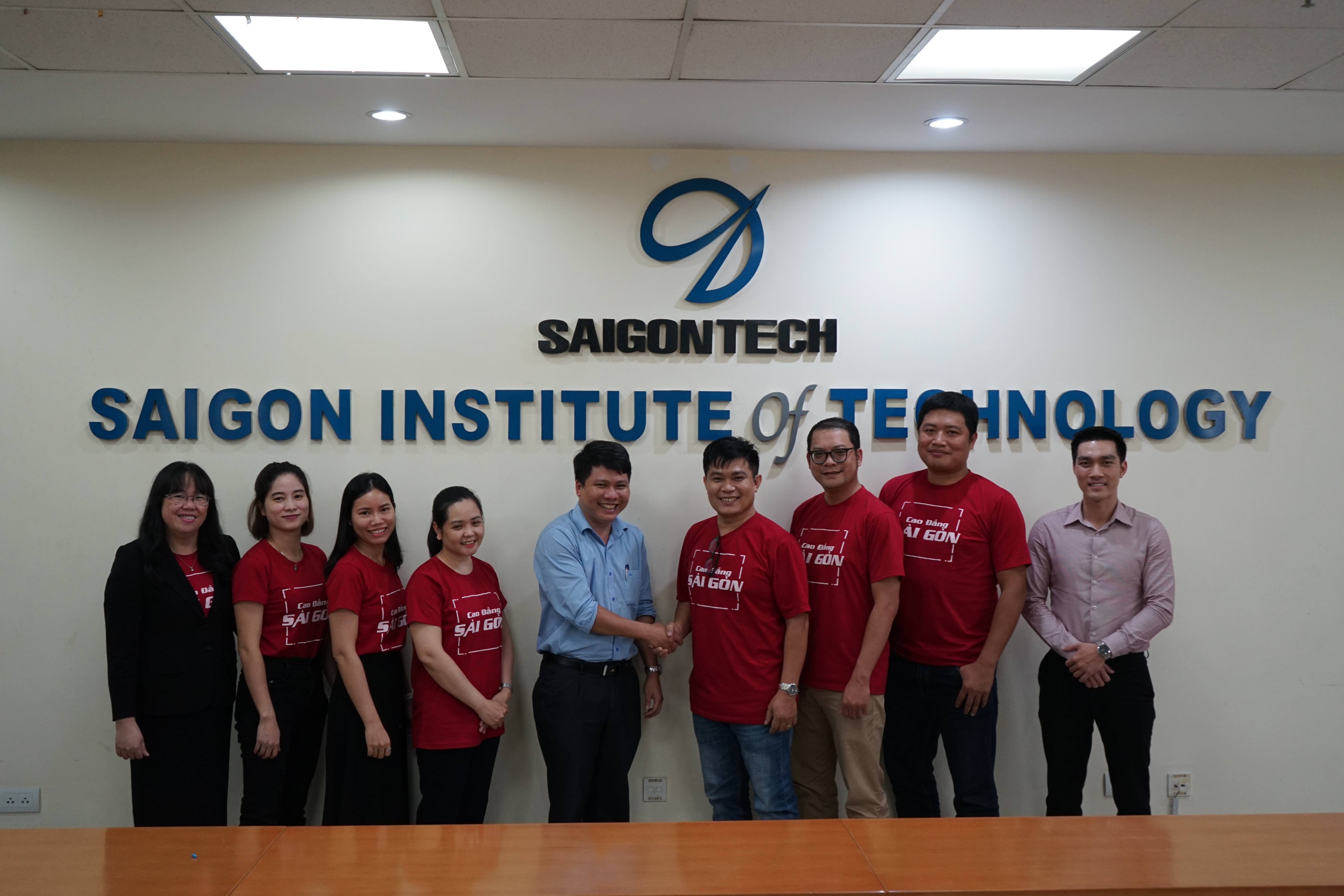 Viện Hợp tác và Phát triển đào tạo HUTECH mở rộng các hoạt động liên kết, hợp tác phát triển đào tạo, nghiên cứu khoa học tại Trường SaiGon Tech 36