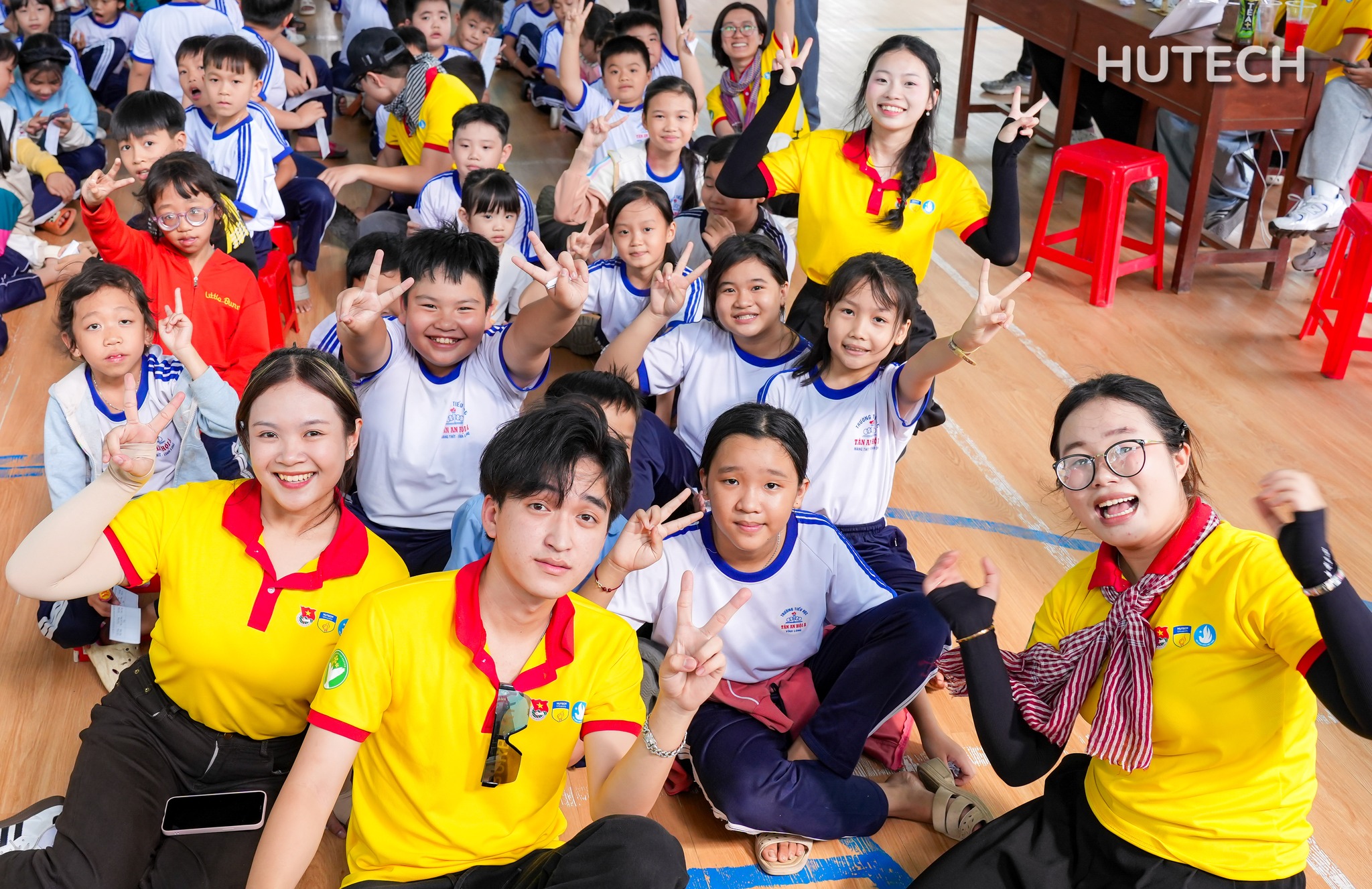 RỰC RỠ SẮC XUÂN, TRỌN VẸN NGHĨA TÌNH 30