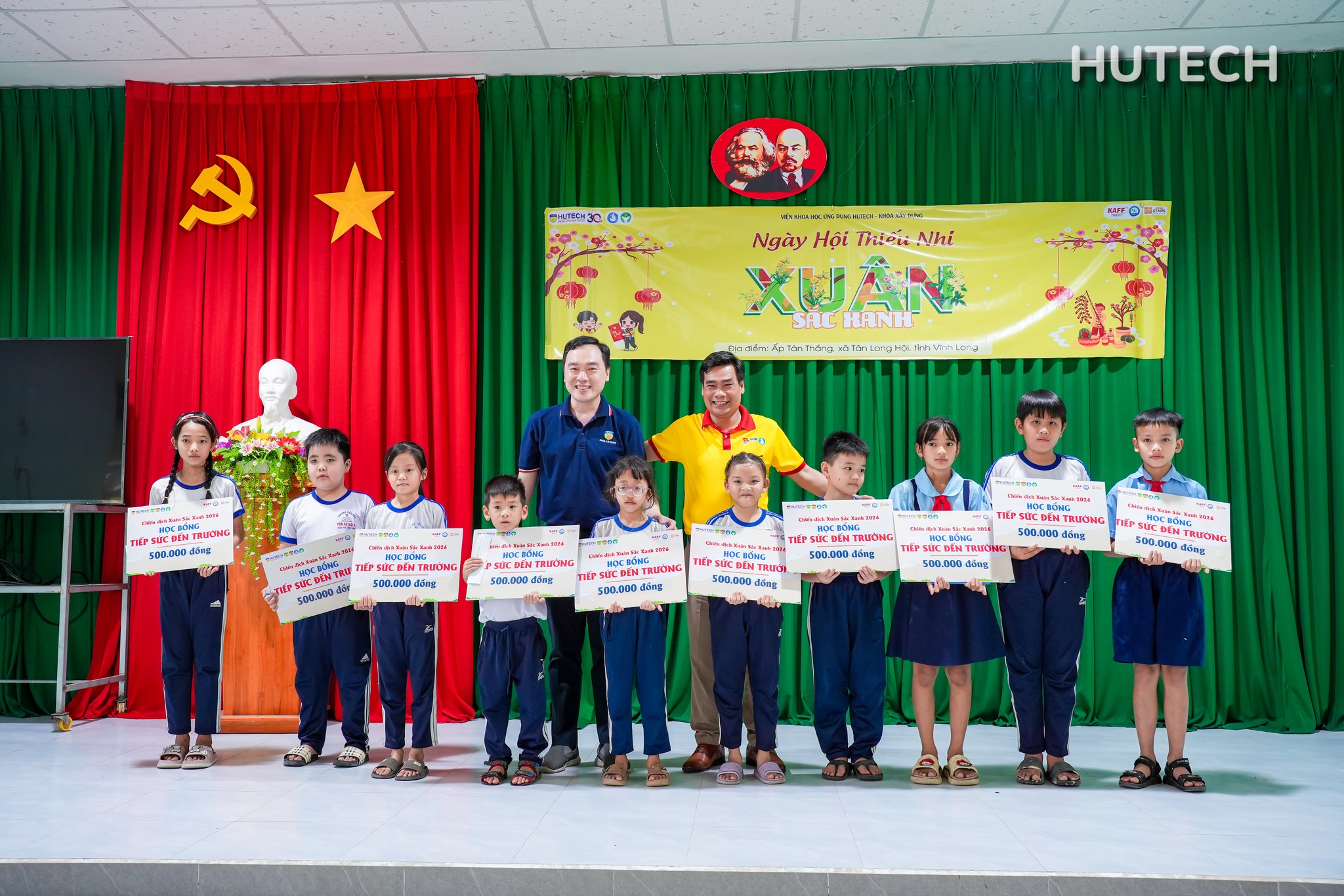 RỰC RỠ SẮC XUÂN, TRỌN VẸN NGHĨA TÌNH 35