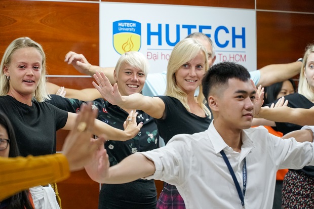 Cultural exchange session between HUTECH and VIA-TEKO University students 63
