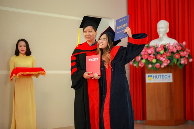 New HUTECH Graduates receive University Degrees in September 2019 94