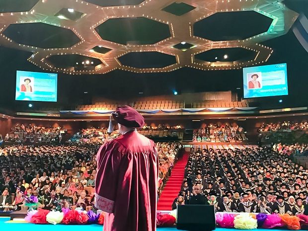 Dr. Kieu Tuan received The Honorary Degree – Doctor of Entrepreneurship from OUM 21