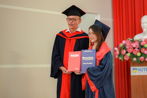 New HUTECH Graduates receive University Degrees in September 2019 98