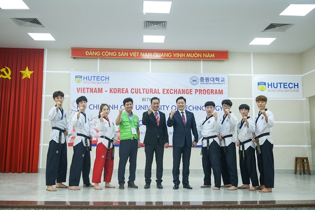 HUTECH and Jungwon University (Korea) sign Memorandum of Understanding 75