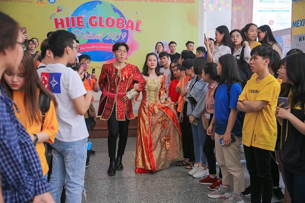 “One day travelling around the world” with HIIE Global Festival 2019 108