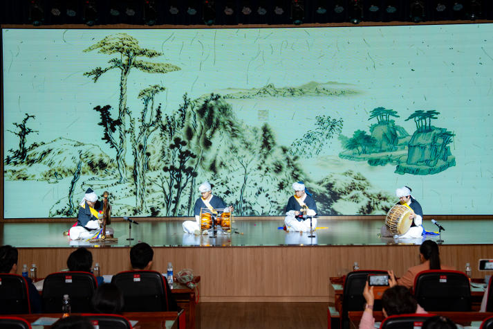 Internationalization Highlights at HUTECH from March to May 2026: Connecting Cultures, Academia, and the Global Community 96