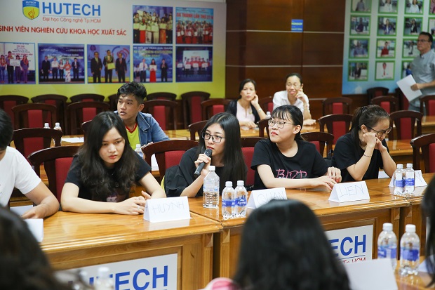 HUTECH students learn about “Resume Writing and Interviewing Skills” when applying for jobs at foreign companies 29