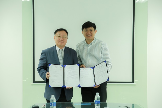 HUTECH cooperates with Hallym University and Korean Language Center in HCMC 39