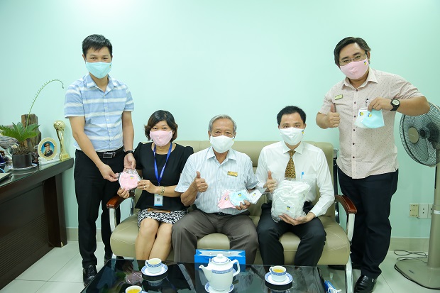 5,000 masks will be given to protect HUTECH students’ health from Covid-19 48