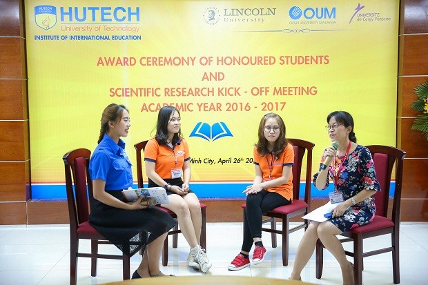HUTECH Institute of International Education awards honored students and launches Scientific research 42