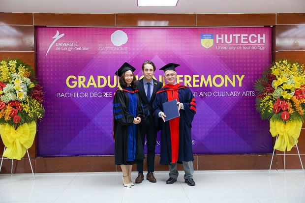 Cergy - Pontoise University and HUTECH organized Graduation Ceremony at HUTECH 43