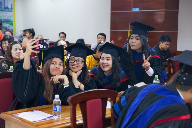 Cergy - Pontoise University and HUTECH organized Graduation Ceremony at ...