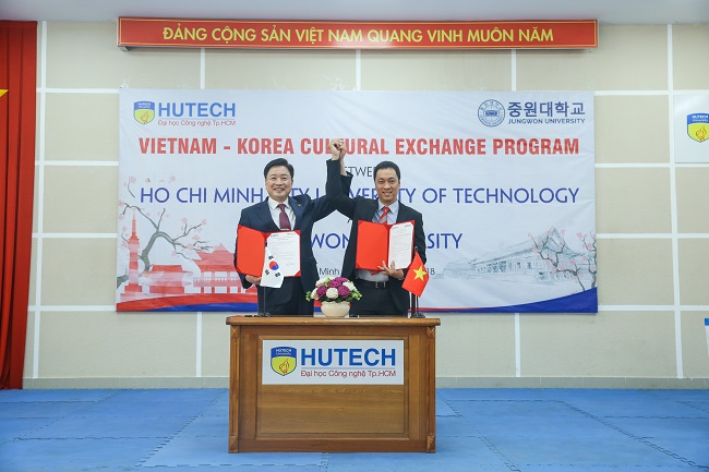HUTECH and Jungwon University (Korea) sign Memorandum of Understanding 46