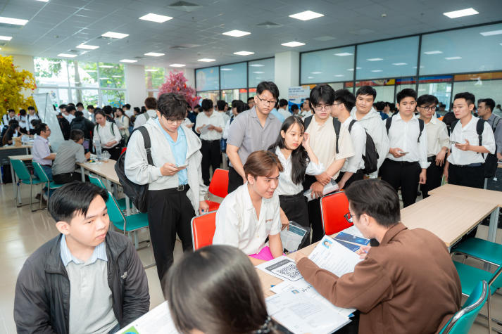 HUTECH IT OPEN DAY 2026 and HUTECH JOB FAIR 2026: Connecting students with nearly 10,000 career opportunities 31
