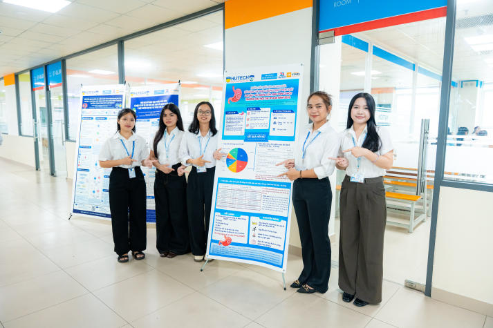 HUTECH advances academic collaboration through national and international research conferences 126
