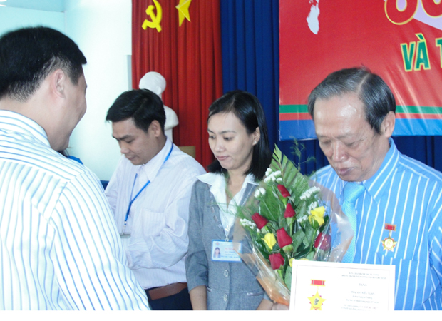 5 cá nhân HUTECH vinh dự nhận thưởng huy hiệu “Vì thế hệ trẻ” do TW Đoàn TNCS Hồ Chí Minh trao tặng 6