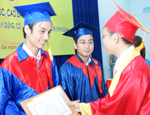 Gần 1.000 tân cử nhân, kỹ sư HUTECH các khoá vinh dự nhận bằng tốt nghiệp 3