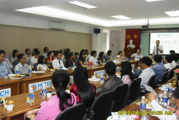 Khoa Cao đẳng Thực hành họp mặt giảng viên chuẩn bị cho năm học mới 2012 – 2013 4