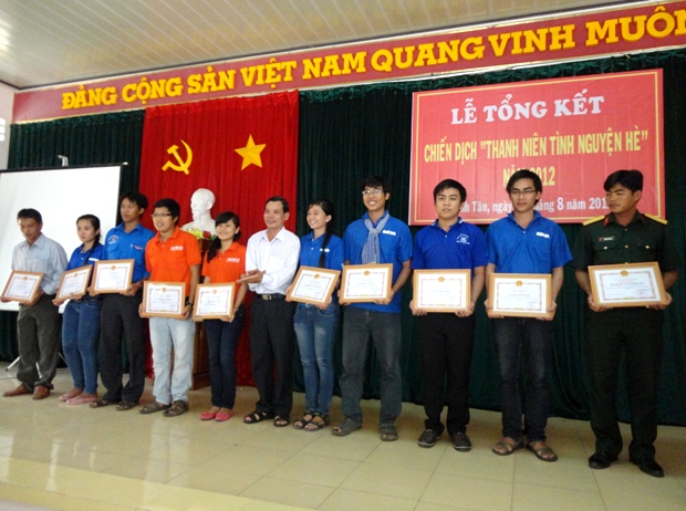 Tổng kết Mùa hè xanh 2012: Nhiều công trình ý nghĩa đã được thực hiện 4