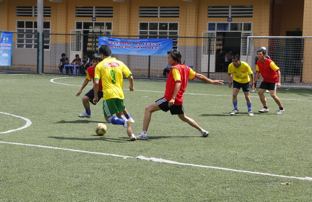 Thi đấu đầy quả cảm, HUTECH giành ngôi Á quân Cúp bóng đá Báo chí – Giáo dục 2012 23