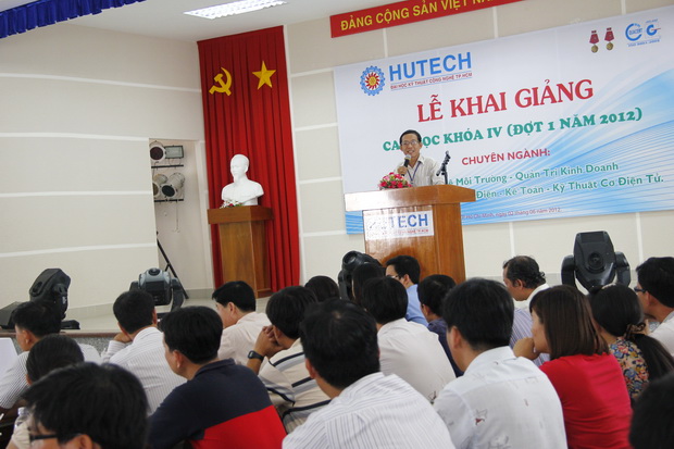 HUTECH tổ chức Lễ khai giảng đào tạo trình độ Thạc sĩ khóa IV, đợt 1, năm học 2012 cho 5 ngành học 4