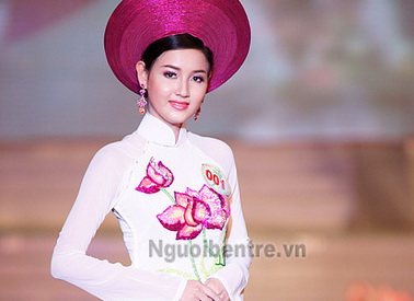 Sinh viên HUTECH đoạt giải Người đẹp xứ dừa thứ nhất tại cuộc thi “Người đẹp xứ dừa” 2012 3