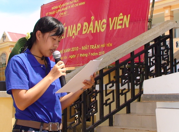 Phát triển Đảng trong sinh viên: Xây dựng nguồn nhân lực trẻ vừa hồng vừa chuyên 4