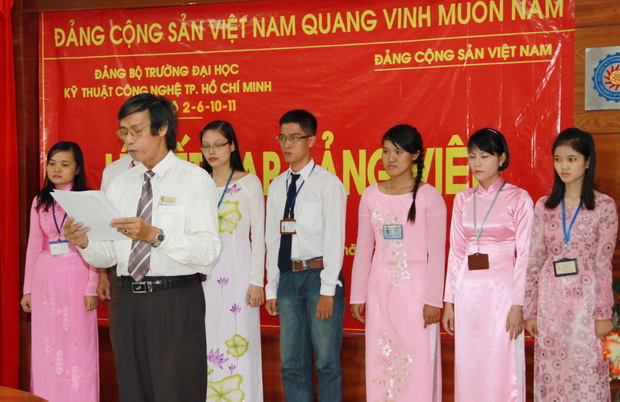 7 quần chúng ưu tú vinh dự kết nạp Đảng đúng dịp kỷ niệm 17 năm thành lập Trường 4