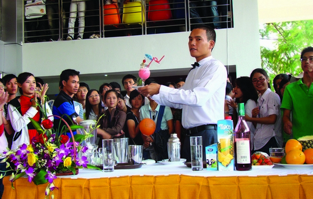 Chính thức phát động cuộc thi HUTECH BARTENDER 2012 16