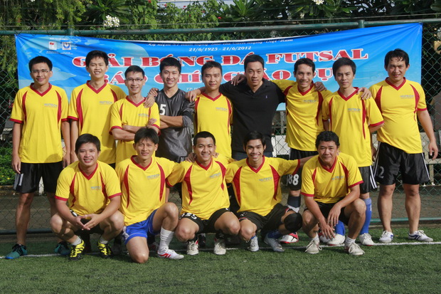Thi đấu đầy quả cảm, HUTECH giành ngôi Á quân Cúp bóng đá Báo chí – Giáo dục 2012 4