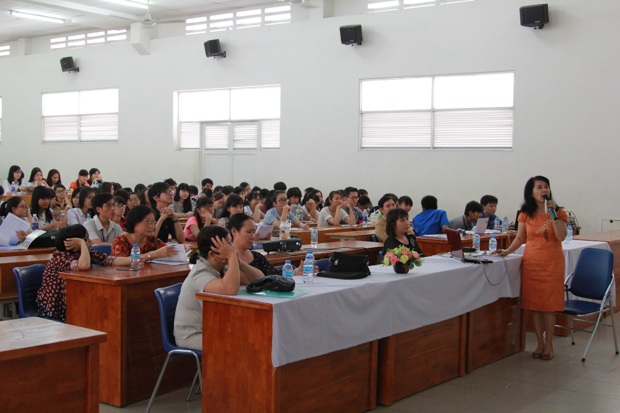 Khoa KT-TC-NH cập nhật chế độ kế toán mới TT200 cho sinh viên Khoa 13