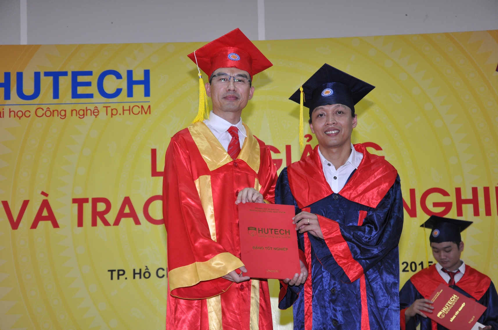 HUTECH tưng bừng tổ chức Lễ tốt nghiệp cho các tân cử nhân, kỹ sư 22