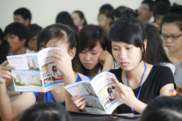 Tân sinh viên Khoa Cao đẳng Thực hành sinh hoạt công dân đầu khóa 2012 4