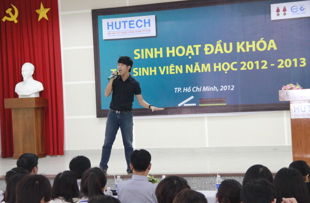 Tân sinh viên Khoa Cao đẳng Thực hành sinh hoạt công dân đầu khóa 2012 10