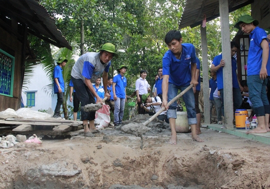 Dấu ấn kỷ niệm Mùa hè xanh 2012 của sinh viên HUTECH 74
