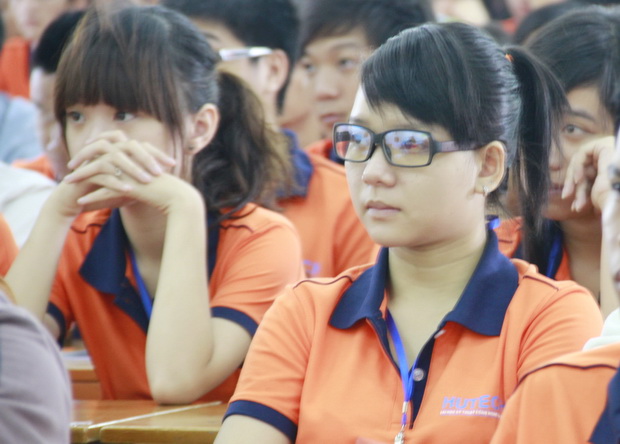 Tân sinh viên HUTECH nhộn nhịp tham gia tuần sinh hoạt công dân đầu khóa năm học 2012 -2013 4