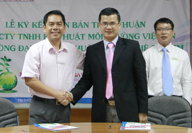 The signing of the cooperation agreement between HUTECH and Viet An Environmental Engineering Co., Ltd. 10