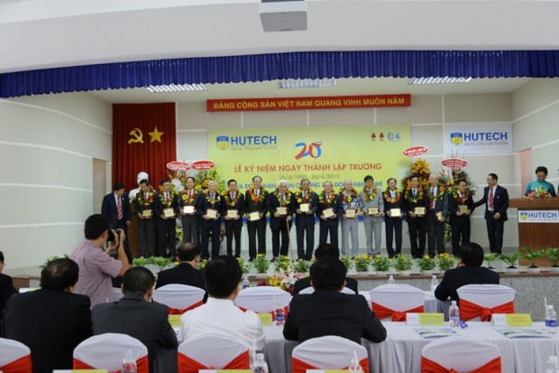 Ho Chi Minh University of Technology (HUTECH) celebrated 20th Anniversary of the establishment and h 24