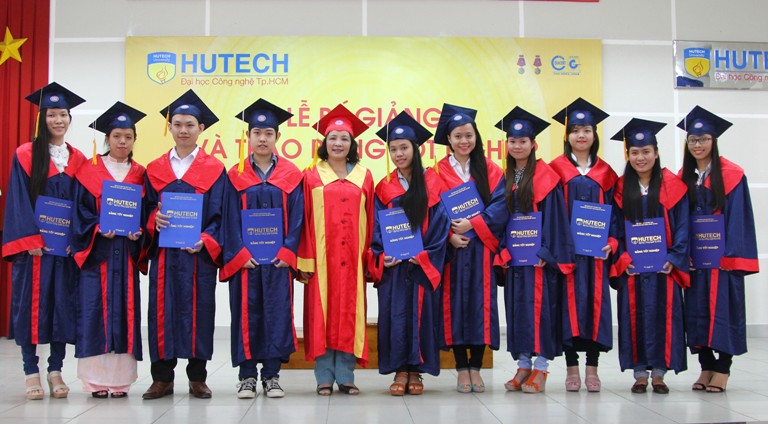 HUTECH tổ chức Lễ tốt nghiệp cho các tân kỹ sư, cử nhân trong tháng 5