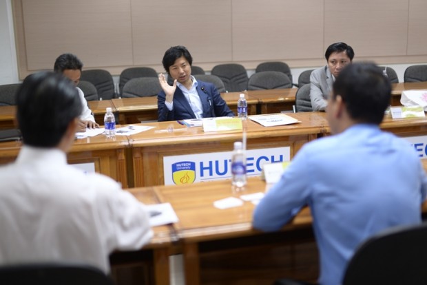 Congressman Yoichiro Aoyagi visited HUTECH 11