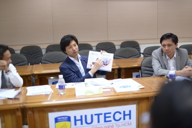 Congressman Yoichiro Aoyagi visited HUTECH 9