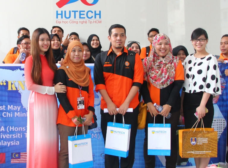 HUTECH tiếp đón đoàn Sinh viên ĐH Công nghệ Mara (UiTM - Malaysia) 40