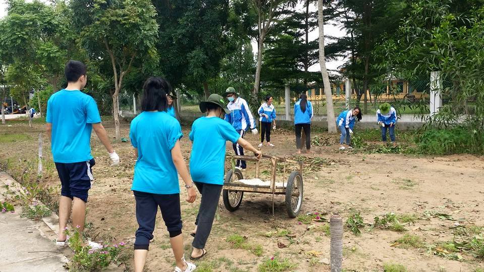 Mùa hè xanh HUTECH 2015: Ngày đầu về địa bàn đóng quân  38