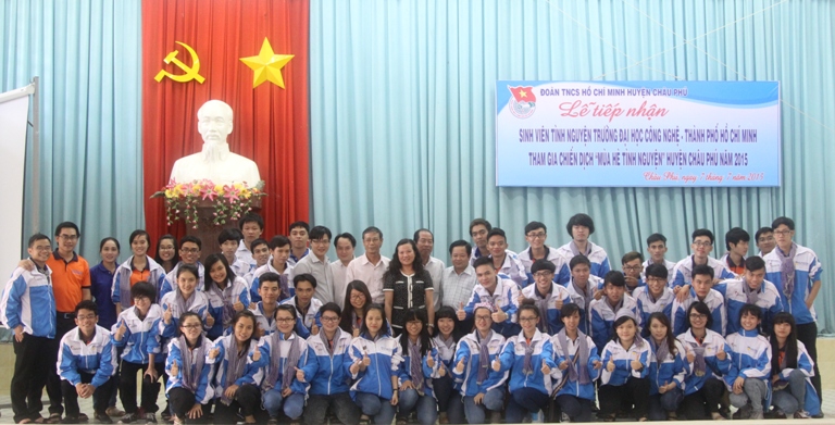 Mùa hè xanh HUTECH 2015: Ngày đầu về địa bàn đóng quân  24