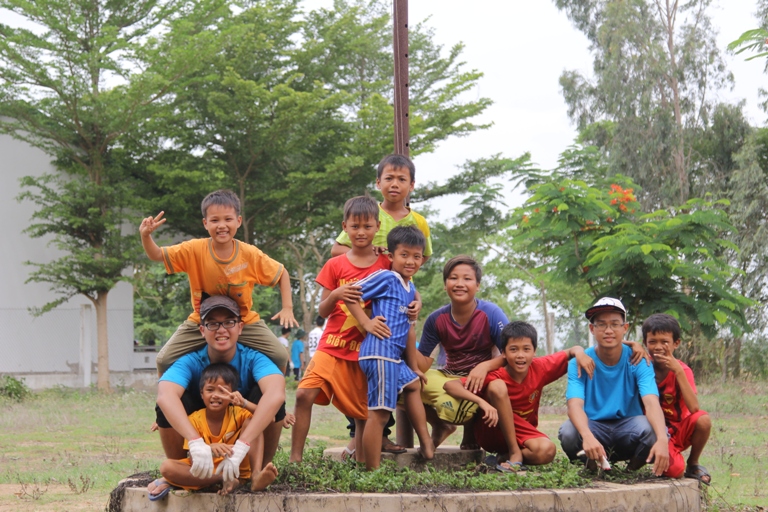 Mùa hè xanh HUTECH 2015: Ngày đầu về địa bàn đóng quân  47