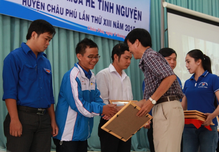 100 chiến sĩ MHX HUTECH hoàn thành xuất sắc nhiệm vụ tại mặt trận An Giang 17